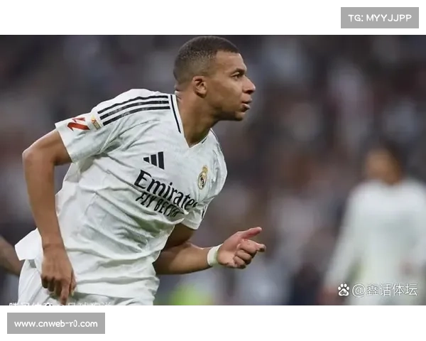 皇马2-0塞维利亚，贝林厄姆头槌姆巴佩点射